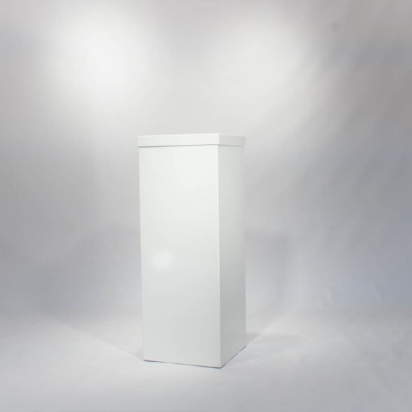 Witte zuil hoog